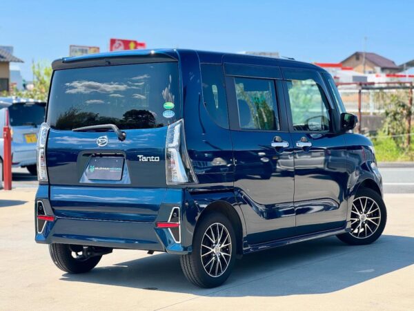 N-Box traseira