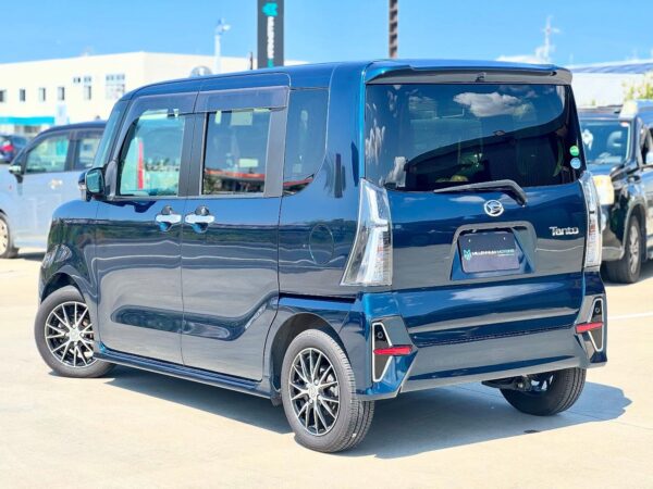 N-Box traseira
