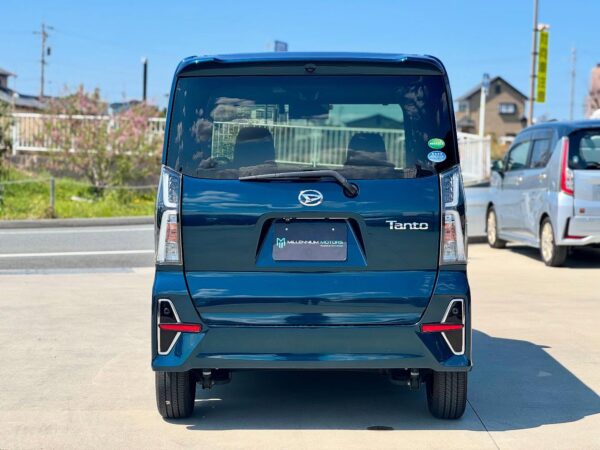 N-Box traseira