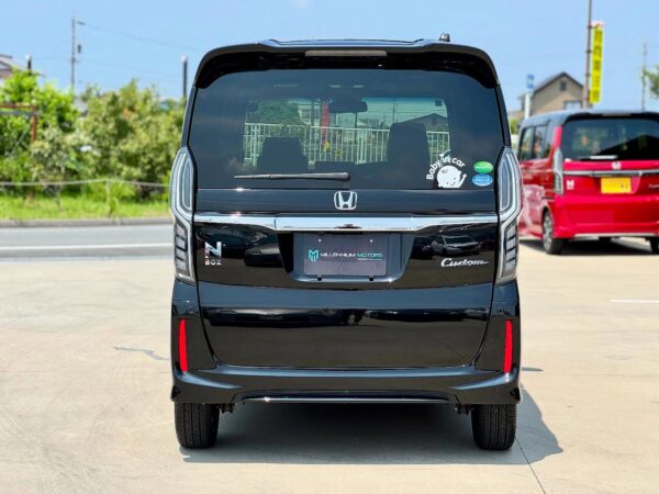 N-Box traseira