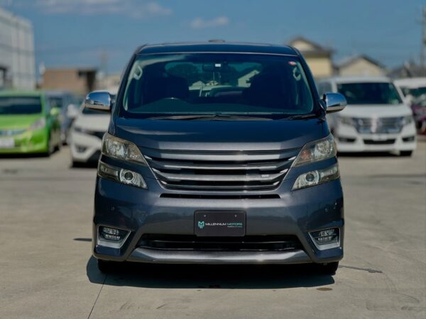 Vellfire frente