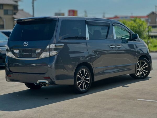 Vellfire traseira
