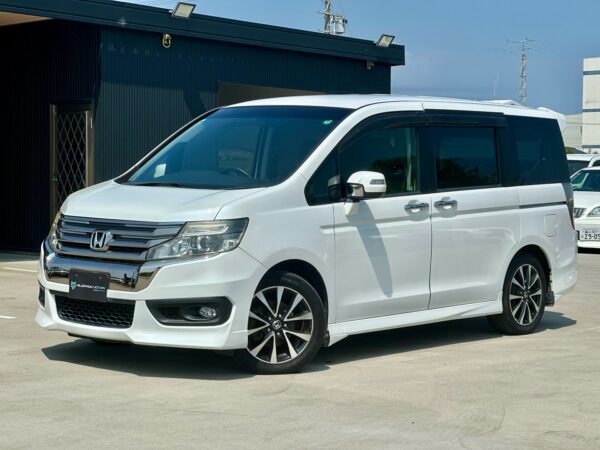 Stepwagon frente