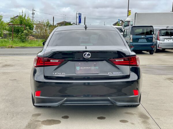 Lexus traseira