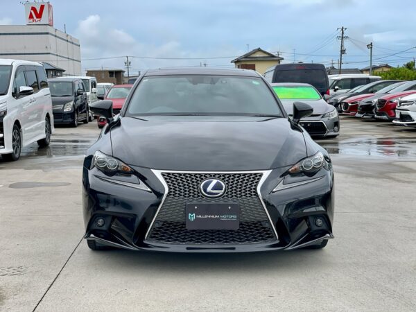 Lexus frente