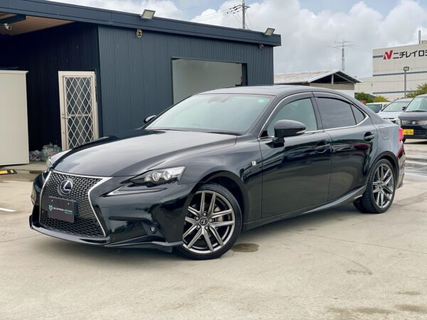 Lexus frente