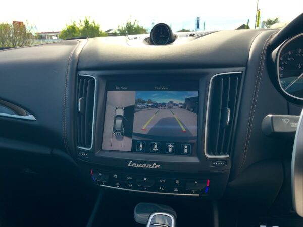 Maserati navi