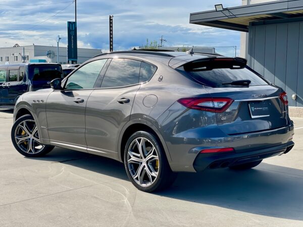 Maserati traseira