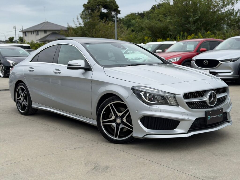 Mercedes frente