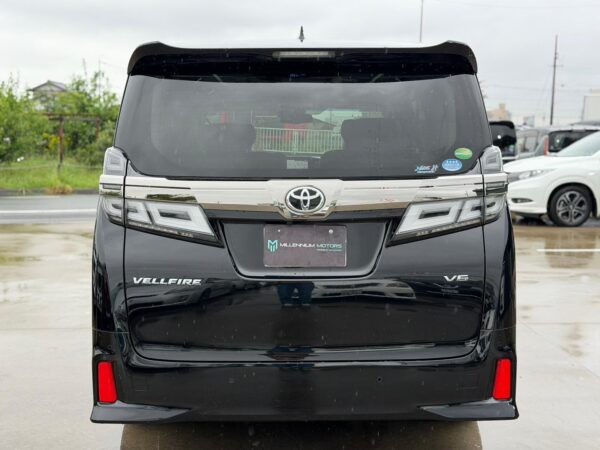 Vellfire traseira