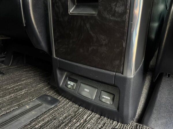 Vellfire HDMI USB