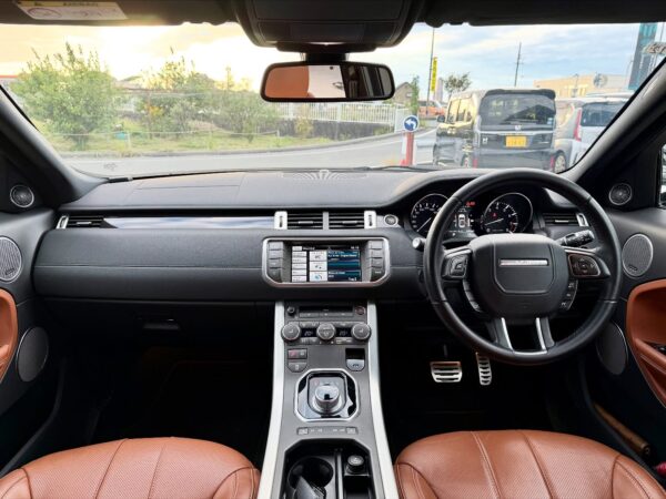 Evoque volante